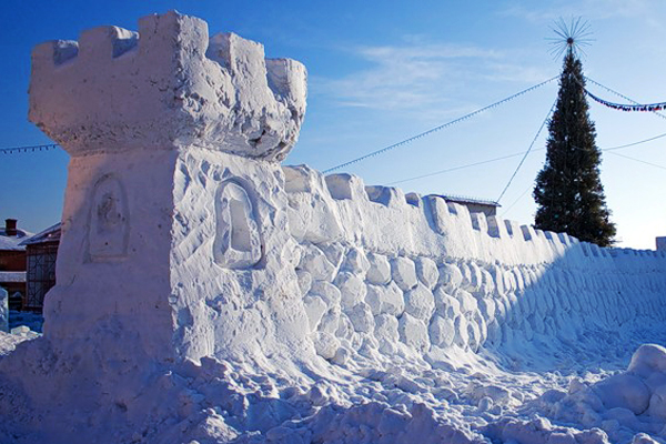 Взятие снежной крепости